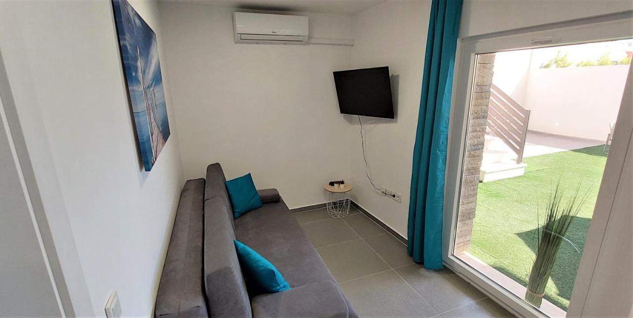 Vip Deluxe Apartment Arian Novalja Luaran gambar