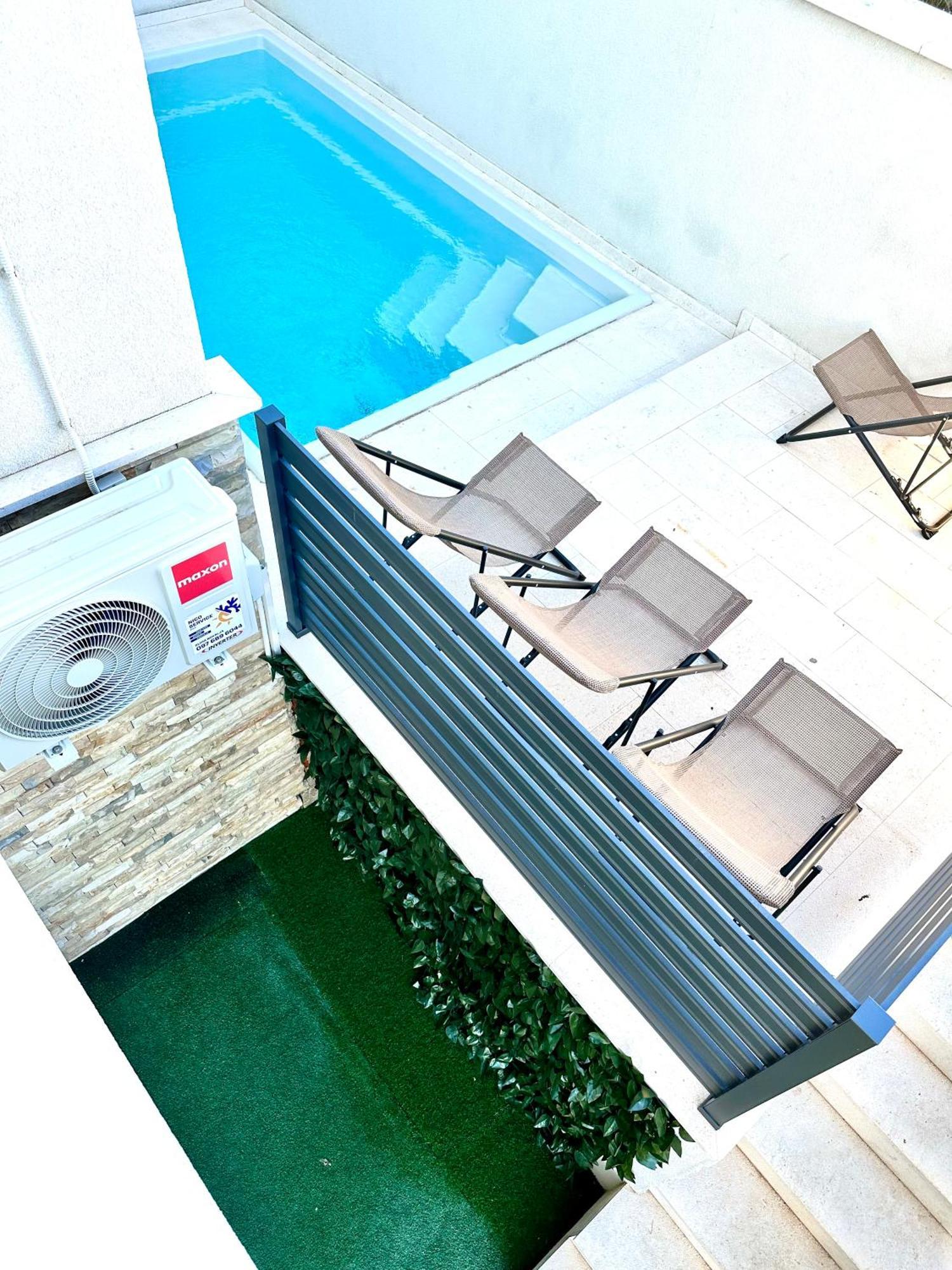 Vip Deluxe Apartment Arian Novalja Luaran gambar